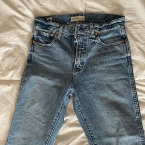High rise slim straight leg Gap Jeans size 27